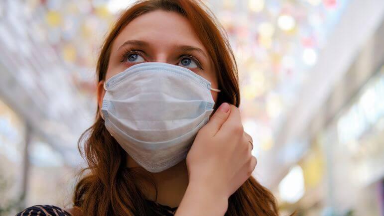 Les traitements anti-Covid ne dispensent pas des mesures barrières et de distanciation physique.