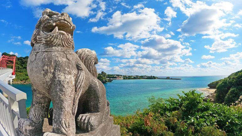 <p>L'île japonaise d'Okinawa en passe de perdre son statut.</p>